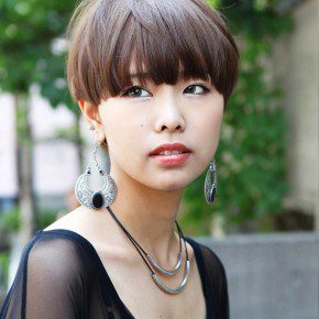 Casual Short Japanese Hairstyle With Blunt Bangs