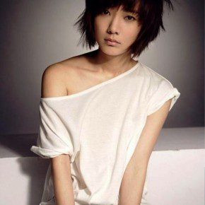 Cool Layered Short Messy Hairstyle For Thick Hair