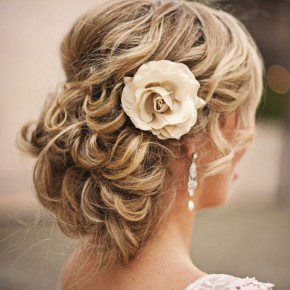 Curly Hairstyles Updo