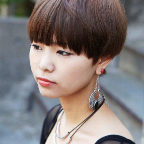 Cute Short Japanese Girls Hairstyle With Blunt Bangs