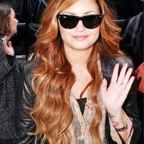 Demi Lovato Long Wavy Hairstyle