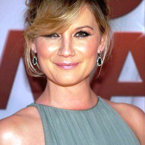 Jennifer Nettles Bobby Pinned Updo