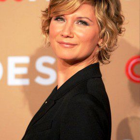 Jennifer Nettles Short Curly Hairstyle