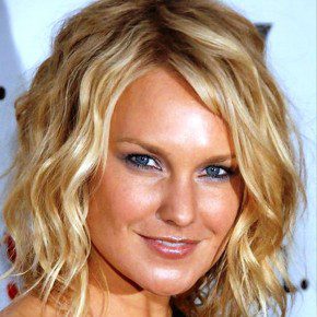 Medium Wavy Hairstyles For Women