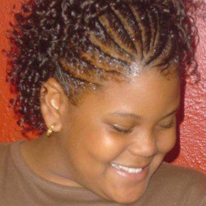 Natural Short Hairstyles for Black Women with Round Face