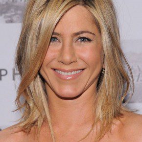 Popular Hairstyles For Women Over 40