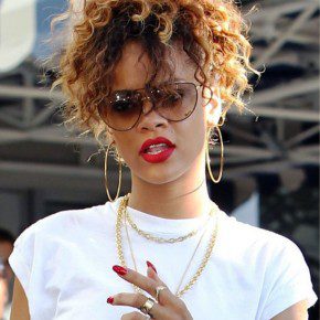 Rihanna Sexy Curly Hairstyles