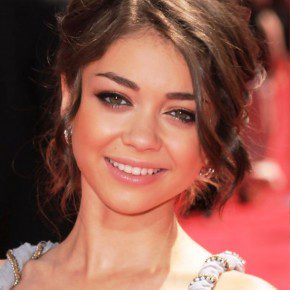 Sarah Hyland Cute Bun Updo Hairstyle