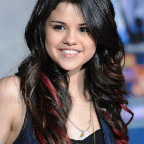 Selena Gomez Long Wavy Hairstyles