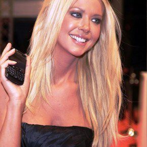 Sexy Long Straight Hairstyle From Tara Reid