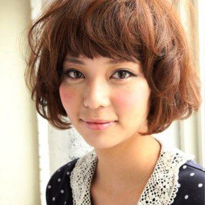 Short Curly Japanese Hairstyle For Women