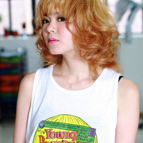 Short Japanese Curly Hairstyle For Women