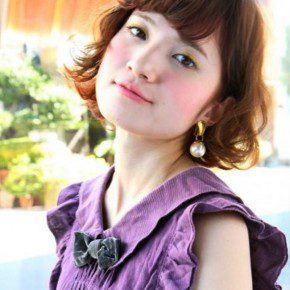 Short Japanese Hairstyle With Curls