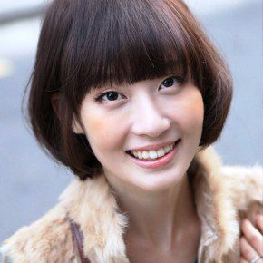 Sweet Layered Short Bob Hairstyle For Women