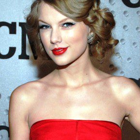 Taylor Swift Sexy Long Wavy Updo For Prom