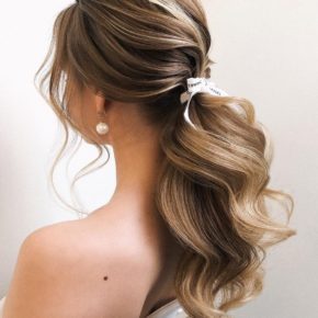 Textured ponytail