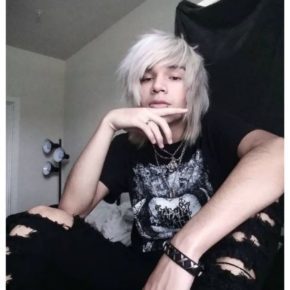 emo blonde hairstyles