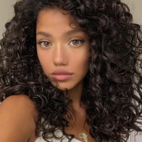 hairstyles for medium curly hair