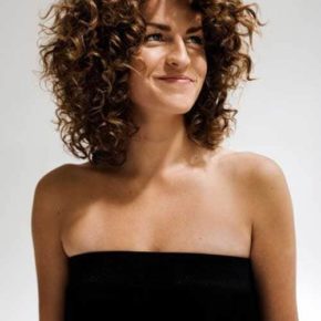 medium curly hairstyles