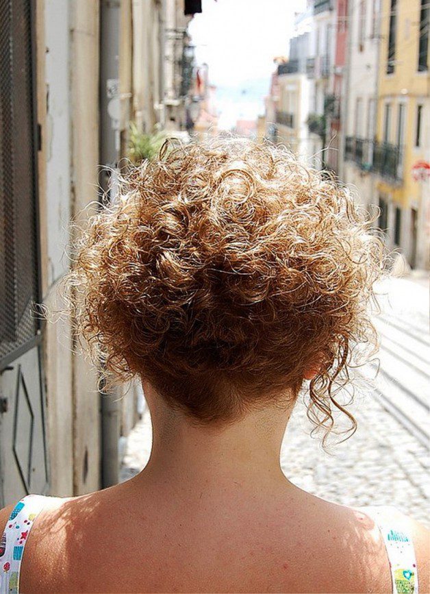 Back View Of Short Curly Hairstyle | Behairstyles.com