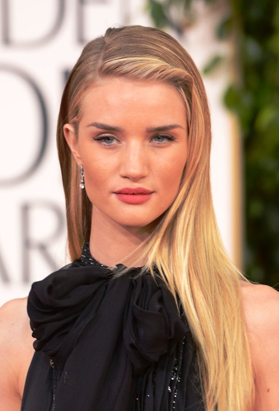 Pictures of Rosie Huntington Whiteley Deep Side Parted Long Blonde ...
